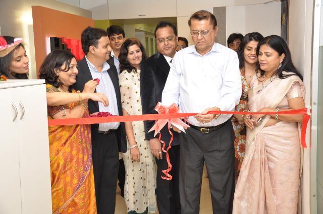 hitech office2.jpg